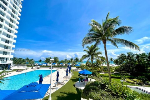 Condo in Miami Beach, Florida, 2 bedrooms  № 1845500 - photo 8