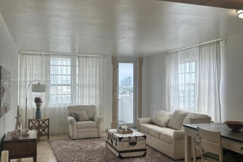 Condo in Miami Beach, Florida, 2 bedrooms  № 1845500 - photo 3