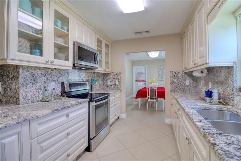 Купить виллу или дом в Тампа, Флорида 13 комнат, 182.92м2, № 1670214 - фото 16