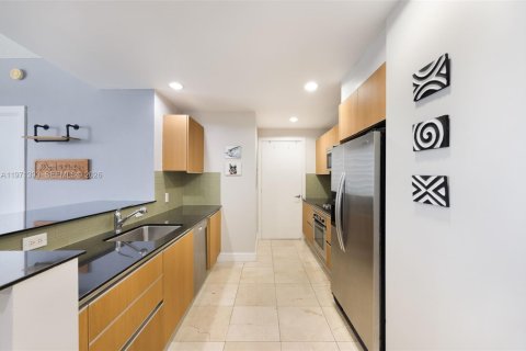 Condominio en venta en Miami, Florida, 1 dormitorio, 89.46 m2 № 2032261 - foto 6