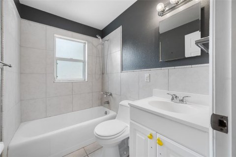 Villa ou maison à vendre à Largo, Floride: 2 chambres, 116.78 m2 № 2151529 - photo 19