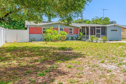 Villa ou maison à Largo, Floride 2 chambres, 116.78 m2 № 2151529