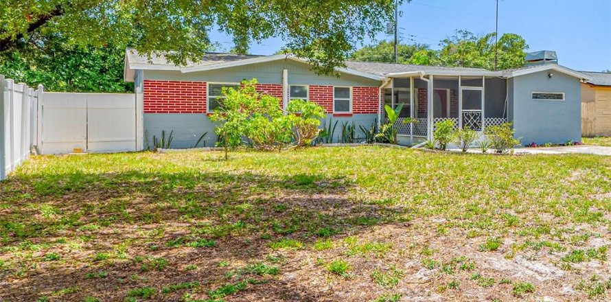 Villa ou maison à Largo, Floride 2 chambres, 116.78 m2 № 2151529