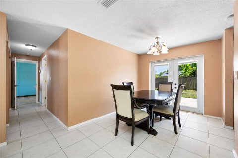 Villa ou maison à vendre à Largo, Floride: 2 chambres, 116.78 m2 № 2151529 - photo 5