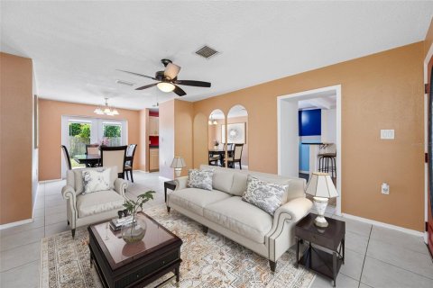 Villa ou maison à vendre à Largo, Floride: 2 chambres, 116.78 m2 № 2151529 - photo 3