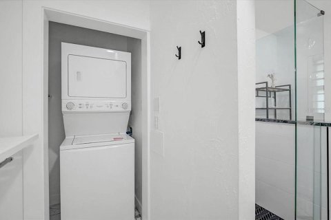 Купить виллу или дом в Сарасота, Флорида 6 комнат, 134.34м2, № 2342346 - фото 19