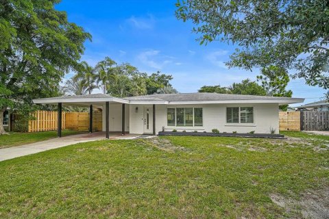 House in Sarasota, Florida 3 bedrooms, 134.34 sq.m. № 2342346