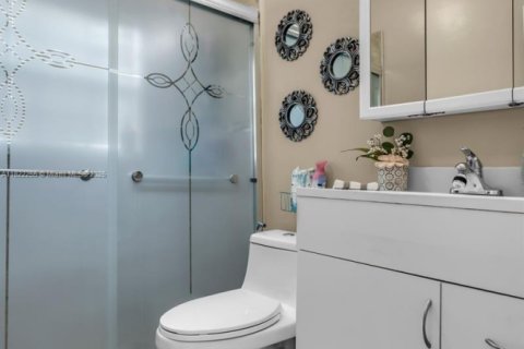 House in Miami Gardens, Florida 3 bedrooms, 98.29 sq.m. № 1786501 - photo 20