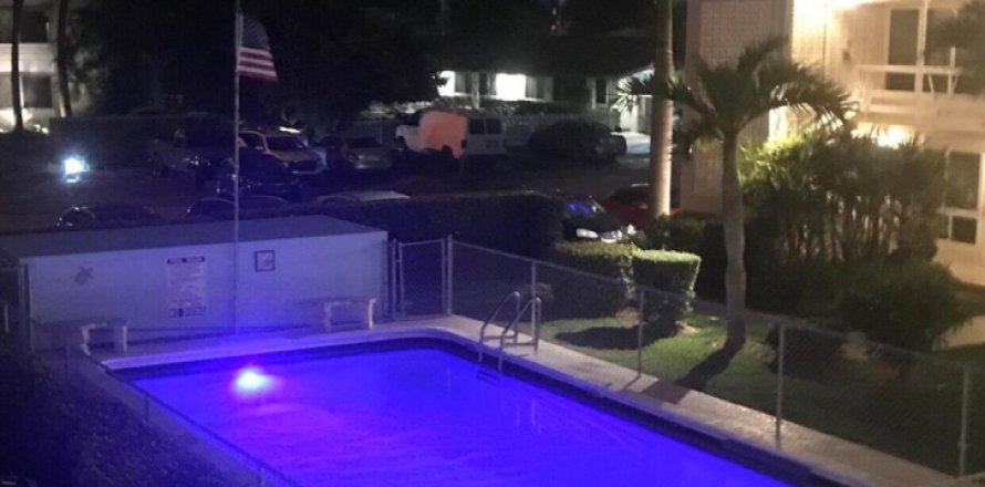 Condominio en Pompano Beach, Florida, 1 dormitorio  № 1208144