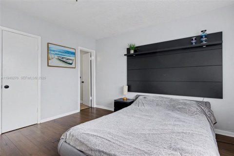 Condominio en venta en Pompano Beach, Florida, 2 dormitorios, 78.04 m2 № 2002873 - foto 13