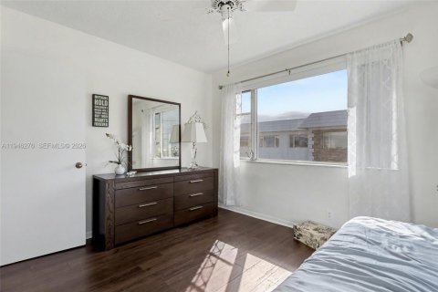 Condominio en venta en Pompano Beach, Florida, 2 dormitorios, 78.04 m2 № 2002873 - foto 20