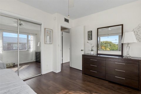 Condominio en venta en Pompano Beach, Florida, 2 dormitorios, 78.04 m2 № 2002873 - foto 19