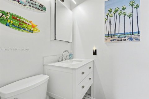 Condominio en venta en Pompano Beach, Florida, 2 dormitorios, 78.04 m2 № 2002873 - foto 21