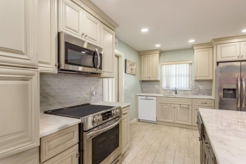 Villa ou maison à vendre à Palm Harbor, Floride: 2 chambres, 106.65 m2 № 2139032 - photo 7