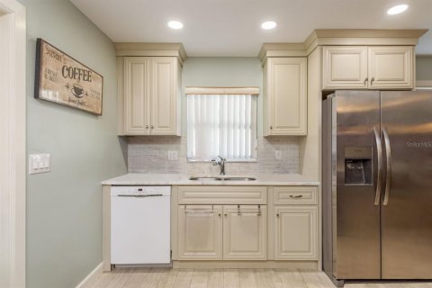 Villa ou maison à vendre à Palm Harbor, Floride: 2 chambres, 106.65 m2 № 2139032 - photo 6