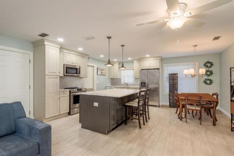 Villa ou maison à vendre à Palm Harbor, Floride: 2 chambres, 106.65 m2 № 2139032 - photo 3