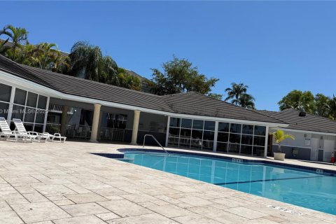 Condo in Cutler Bay, Florida, 2 bedrooms  № 1742275 - photo 25