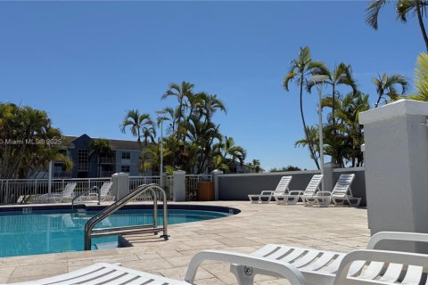 Condo in Cutler Bay, Florida, 2 bedrooms  № 1742275 - photo 24
