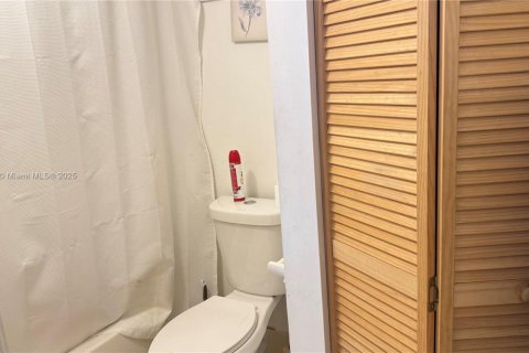 Condo in Cutler Bay, Florida, 2 bedrooms  № 1742275 - photo 7