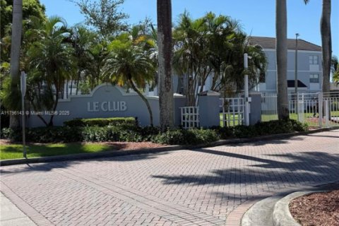 Condo in Cutler Bay, Florida, 2 bedrooms  № 1742275 - photo 15