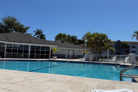 Condo in Cutler Bay, Florida, 2 bedrooms  № 1742275 - photo 23