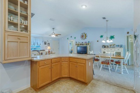House in The Villages, Florida 2 bedrooms, 106.09 sq.m. № 2237719 - photo 2