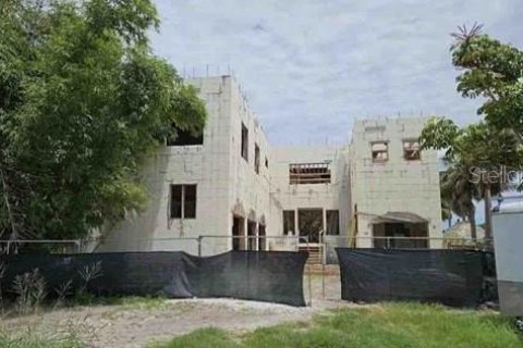 House in Saint Petersburg, Florida 7 bedrooms, 677.54 sq.m. № 1848436 - photo 4