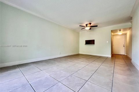 Купить кондоминиум в Дорал, Флорида 1 спальня, 75.25м2, № 1995970 - фото 7