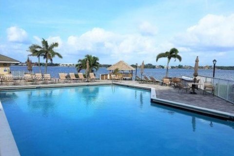 Touwnhouse à louer à Hypoluxo, Floride: 2 chambres № 2026919 - photo 2