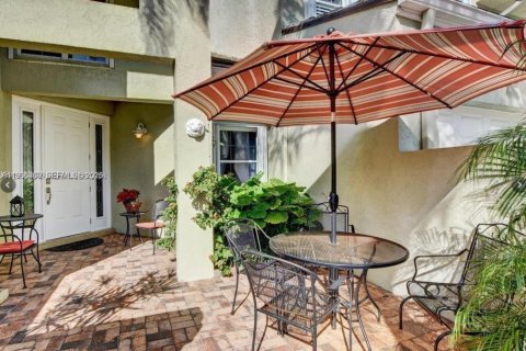 Touwnhouse à louer à Hypoluxo, Floride: 2 chambres № 2026919 - photo 12