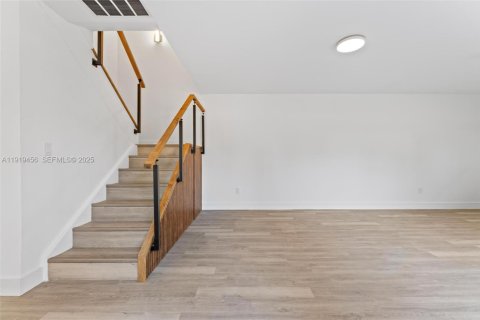 Condo in Miami, Florida, 2 bedrooms № 1982031 - photo 17