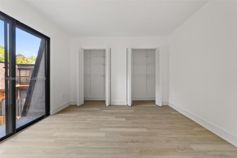 Condo in Miami, Florida, 2 bedrooms № 1982031 - photo 21