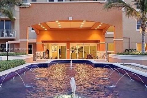 Condominio en alquiler en Hallandale Beach, Florida, 1 dormitorio, 70.61 m2 № 2025626 - foto 2