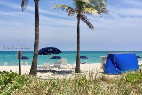 Condominio en alquiler en Hallandale Beach, Florida, 1 dormitorio, 70.61 m2 № 2025626 - foto 8
