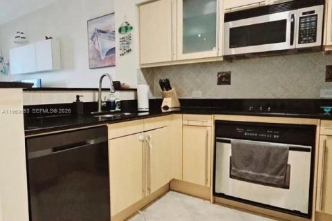 Condominio en alquiler en Hallandale Beach, Florida, 1 dormitorio, 70.61 m2 № 2025626 - foto 16