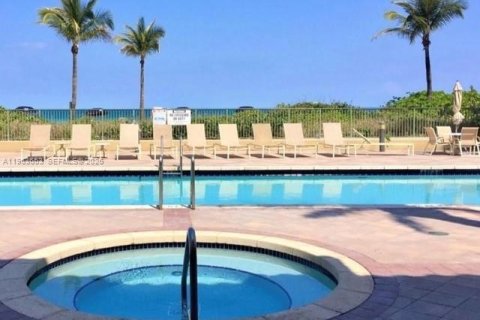 Condominio en alquiler en Hallandale Beach, Florida, 1 dormitorio, 70.61 m2 № 2025626 - foto 5