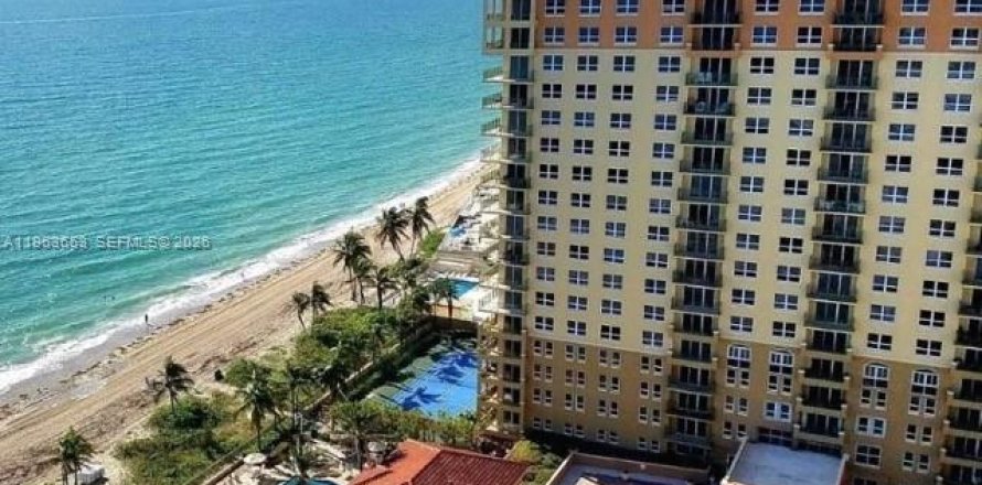 Condominio en Hallandale Beach, Florida, 1 dormitorio  № 2025626