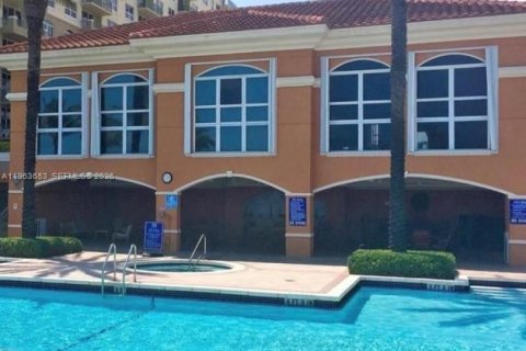 Condominio en alquiler en Hallandale Beach, Florida, 1 dormitorio, 70.61 m2 № 2025626 - foto 4