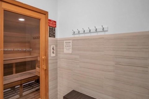 Condominio en alquiler en Hallandale Beach, Florida, 1 dormitorio, 70.61 m2 № 2025626 - foto 10