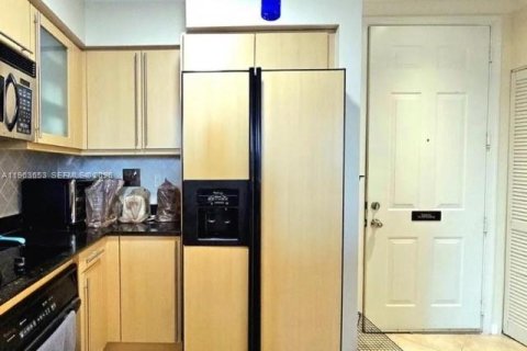 Condominio en alquiler en Hallandale Beach, Florida, 1 dormitorio, 70.61 m2 № 2025626 - foto 17