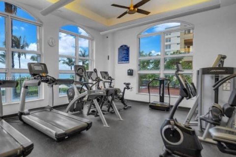 Condominio en alquiler en Hallandale Beach, Florida, 1 dormitorio, 70.61 m2 № 2025626 - foto 25