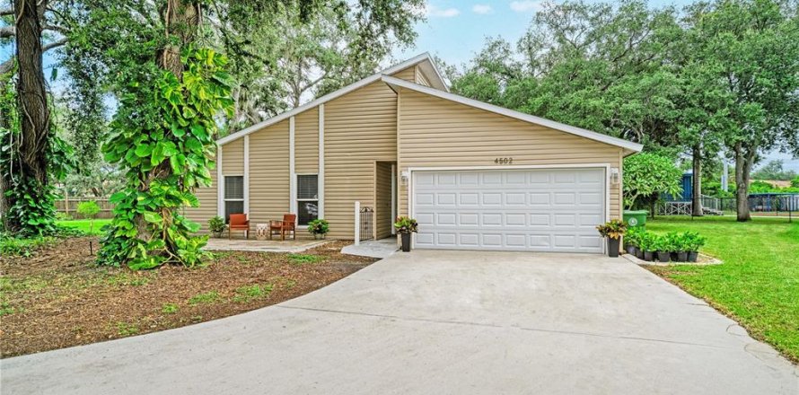 Casa en Bradenton, Florida 3 dormitorios, 147.16 m2 № 2381039