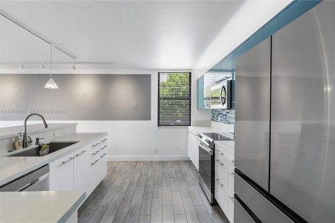 Copropriété à vendre à Oakland Park, Floride: 2 chambres, 120.77 m2 № 2154806 - photo 13