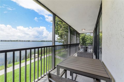 Copropriété à vendre à Oakland Park, Floride: 2 chambres, 120.77 m2 № 2154806 - photo 10