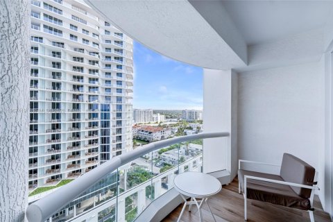 Condo in Fort Lauderdale, Florida, 1 bedroom  № 2029676 - photo 3