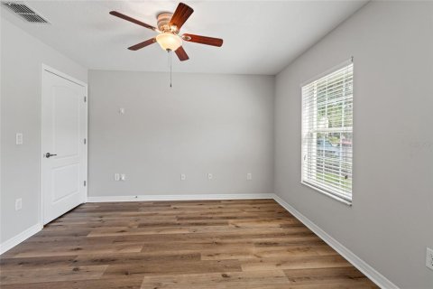 Adosado en venta en Tampa, Florida, 4 dormitorios, 224.45 m2 № 1649169 - foto 4