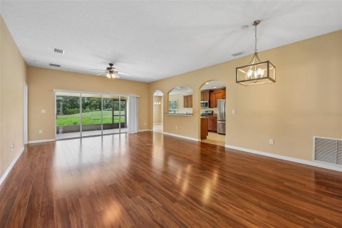 Villa ou maison à vendre à Leesburg, Floride: 3 chambres, 159.7 m2 № 2110359 - photo 4