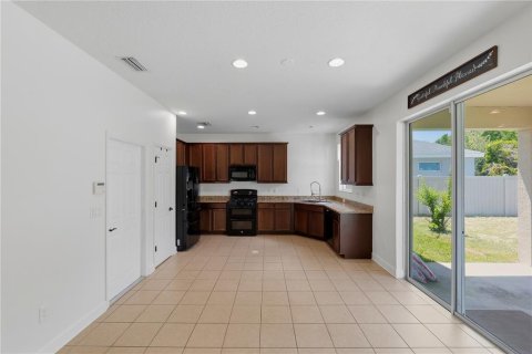 Villa ou maison à vendre à Land O' Lakes, Floride: 4 chambres, 208.57 m2 № 2198695 - photo 12