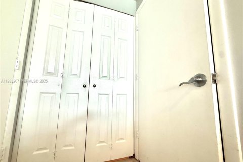 Снять в аренду кондоминиум в Майами, Флорида 2 спальни, 126.63м2, № 1991295 - фото 14