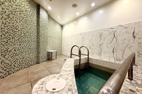 Снять в аренду кондоминиум в Майами, Флорида 2 спальни, 126.63м2, № 1991295 - фото 27